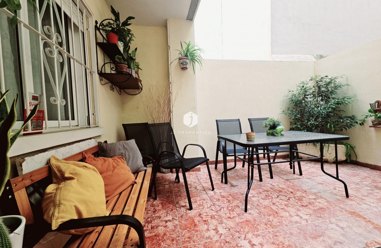 Tweedehands - Appartement / flat -
Torrevieja - Estacion de autobuses