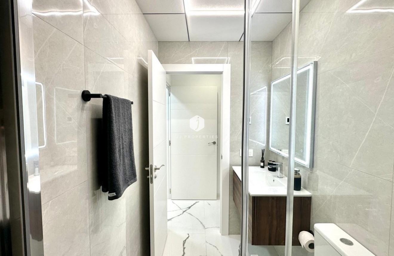 Tweedehands - Appartement / flat -
Torrevieja - Playa del Cura