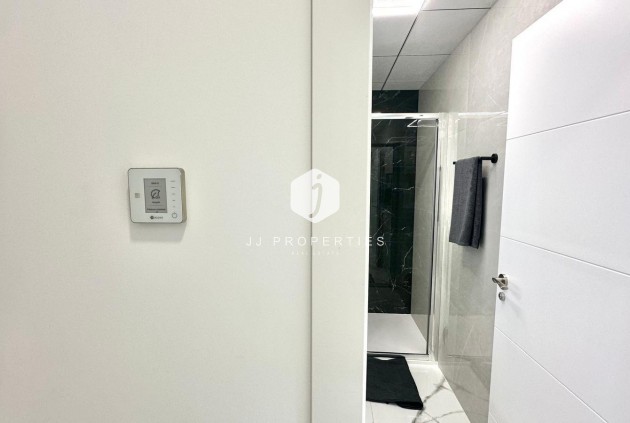 Tweedehands - Appartement / flat -
Torrevieja - Playa del Cura