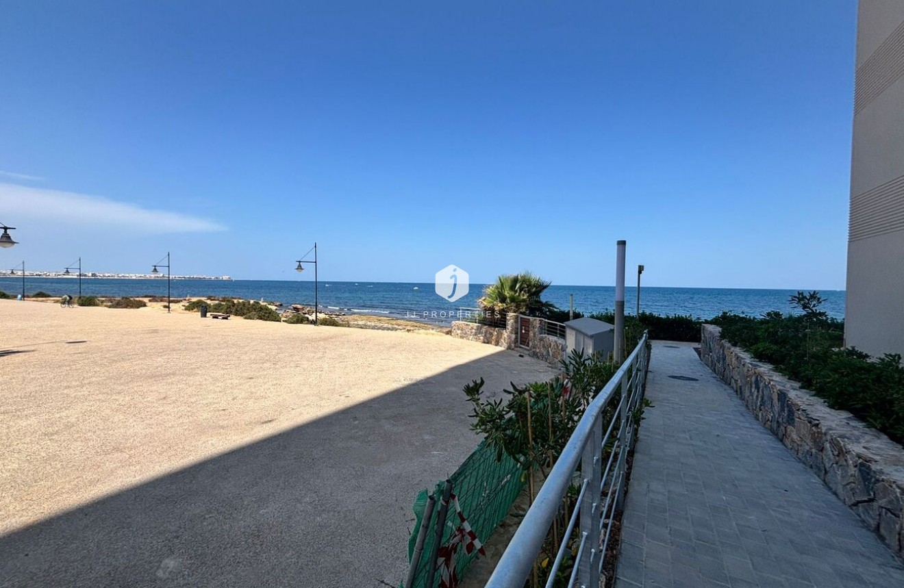 Tweedehands - Appartement / flat -
Punta Prima - Orihuela Costa