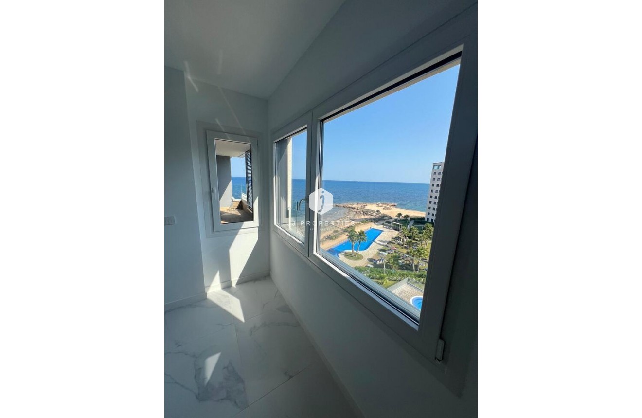 Tweedehands - Appartement / flat -
Punta Prima - Orihuela Costa