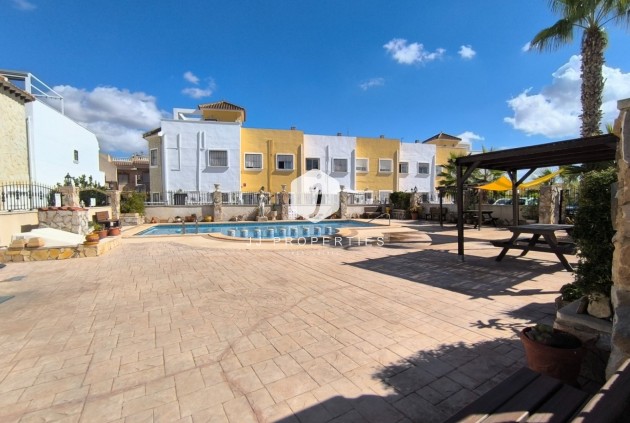 Z drugiej ręki - Mieszkanie w bloku -
Algorfa - Inland