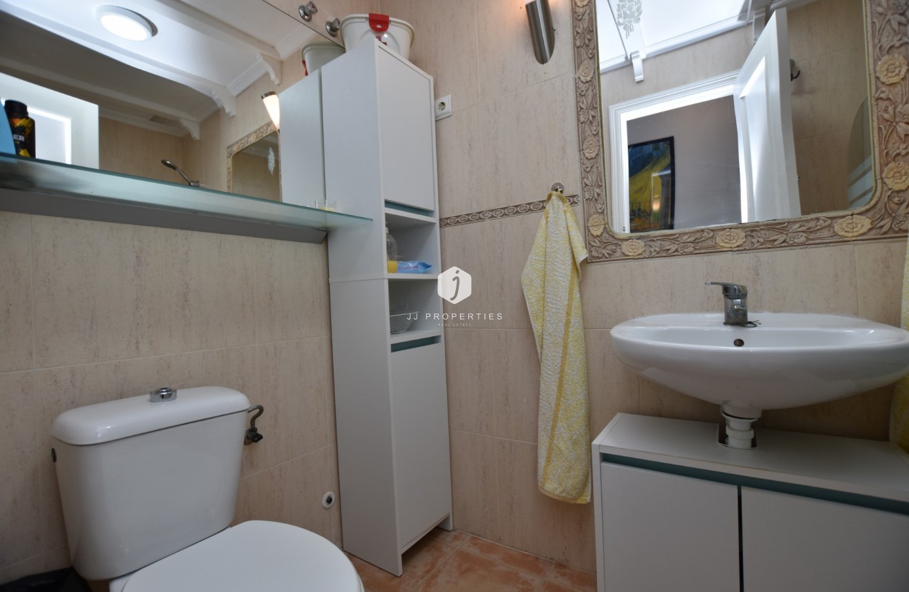 Z drugiej ręki - Mieszkanie w bloku -
Algorfa - Inland