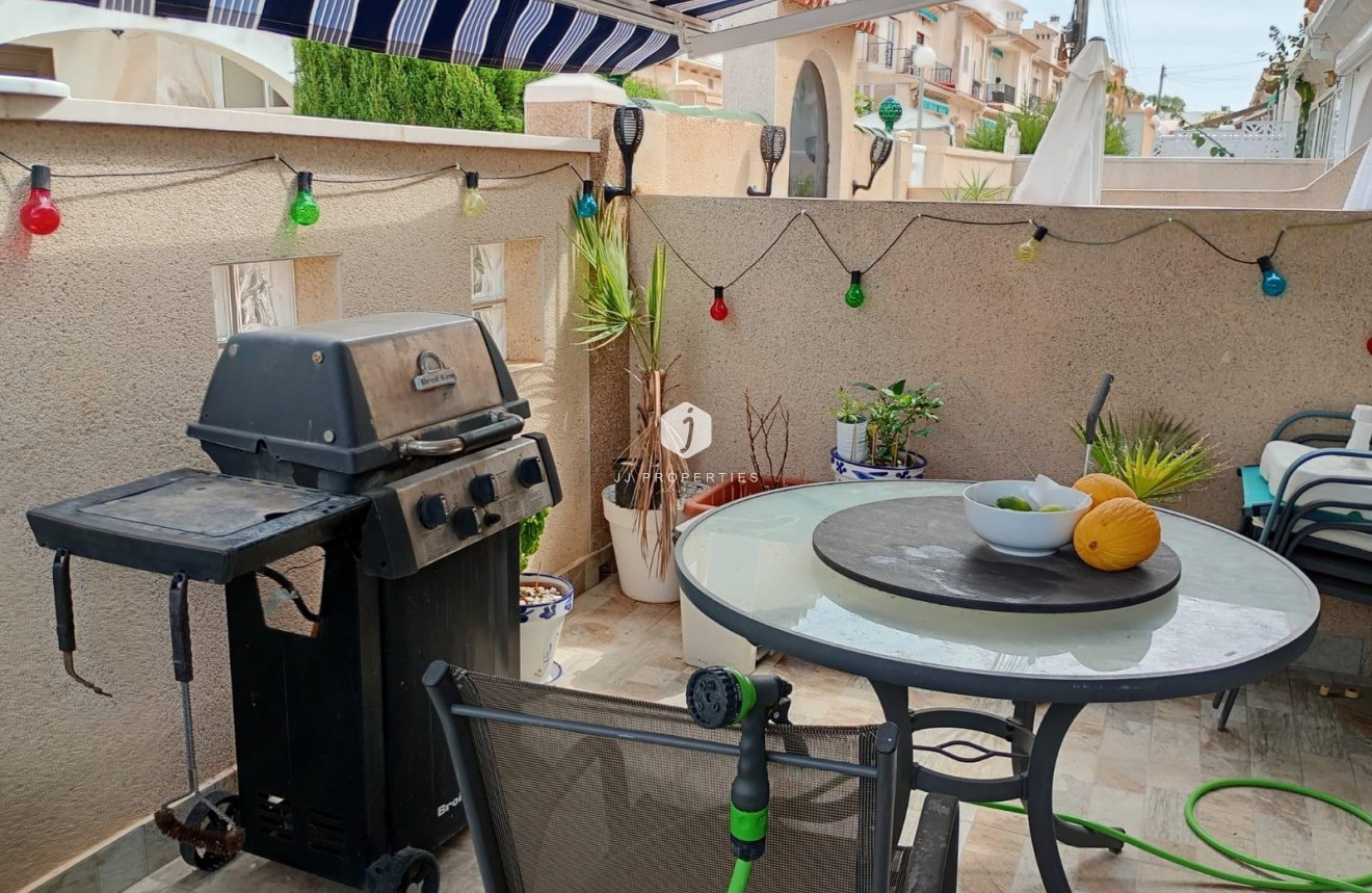 Tweedehands - Bungalow -
Torrevieja - La Siesta - El Salado - Torreta