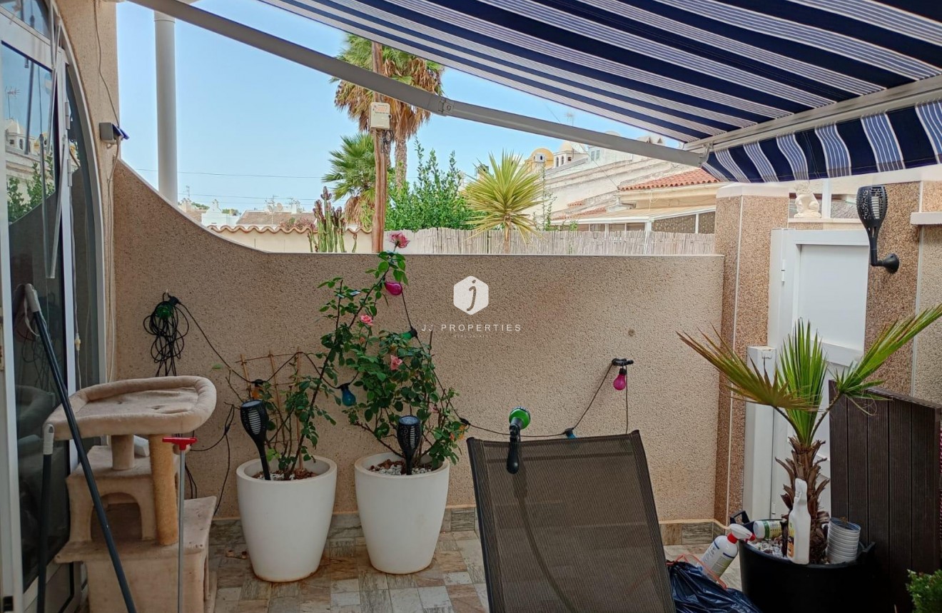 Tweedehands - Bungalow -
Torrevieja - La Siesta - El Salado - Torreta