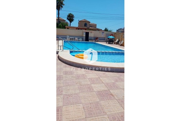 Tweedehands - Bungalow -
Torrevieja - La Siesta - El Salado - Torreta