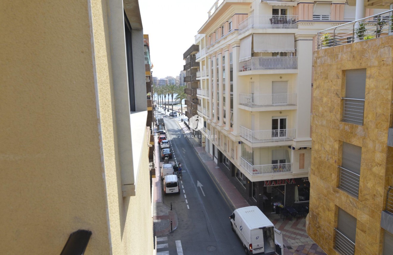 Tweedehands - Appartement / flat -
Torrevieja - Playa del Cura
