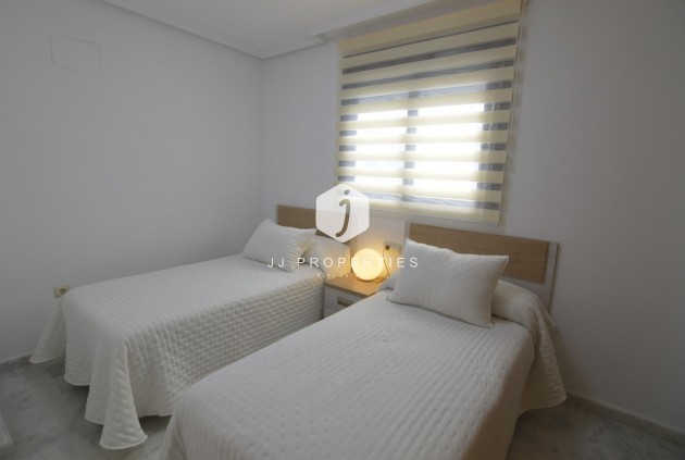 Tweedehands - Appartement / flat -
Torrevieja - Playa del Cura