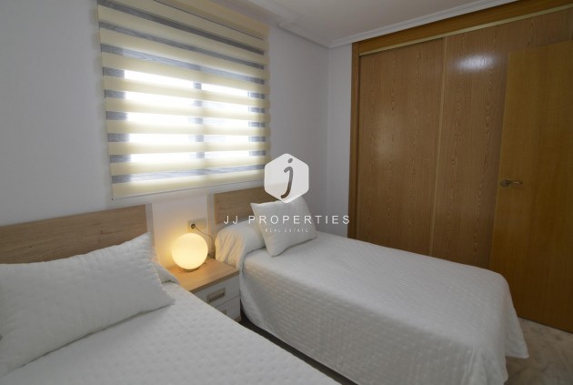 Tweedehands - Appartement / flat -
Torrevieja - Playa del Cura