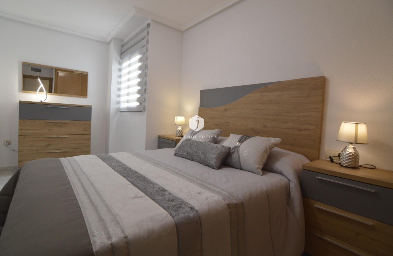 Tweedehands - Appartement / flat -
Torrevieja - Playa del Cura