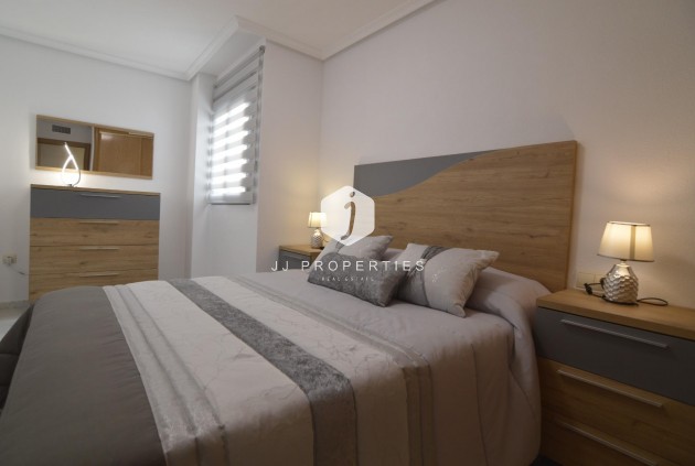 Tweedehands - Appartement / flat -
Torrevieja - Playa del Cura