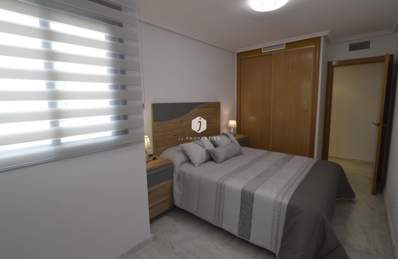 Tweedehands - Appartement / flat -
Torrevieja - Playa del Cura