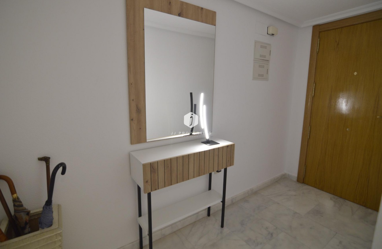 Tweedehands - Appartement / flat -
Torrevieja - Playa del Cura