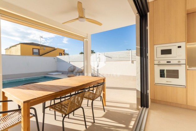 Tweedehands - Chalet -
Torrevieja - Costa Blanca