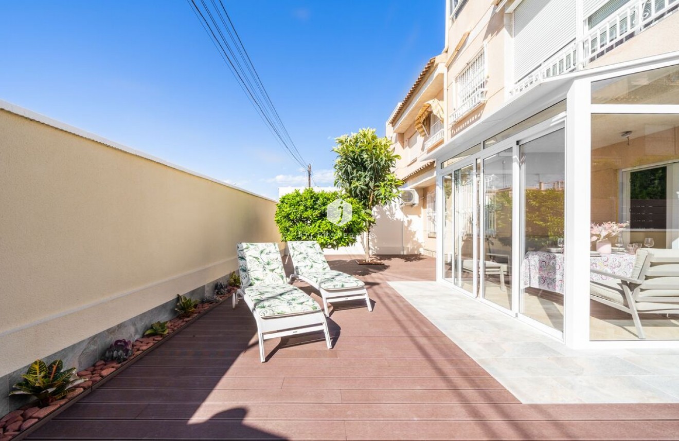 Tweedehands - duplex -
Torrevieja - Costa Blanca