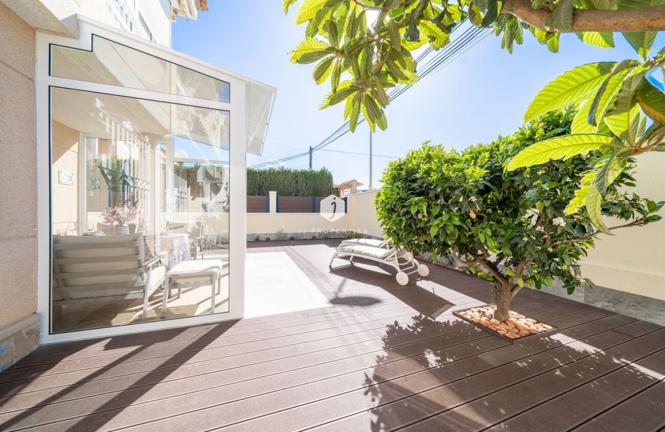 Tweedehands - duplex -
Torrevieja - Costa Blanca