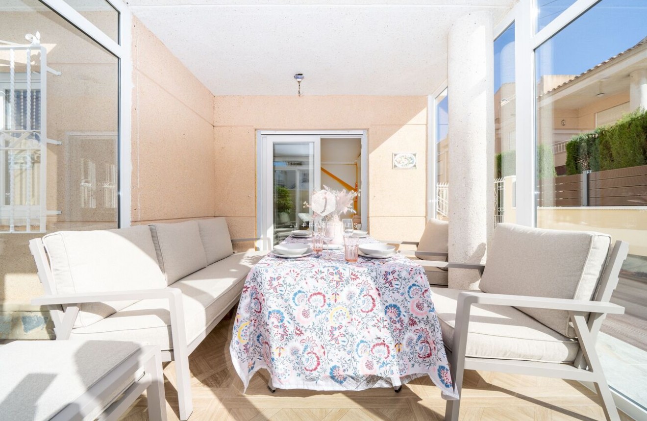 Tweedehands - duplex -
Torrevieja - Costa Blanca