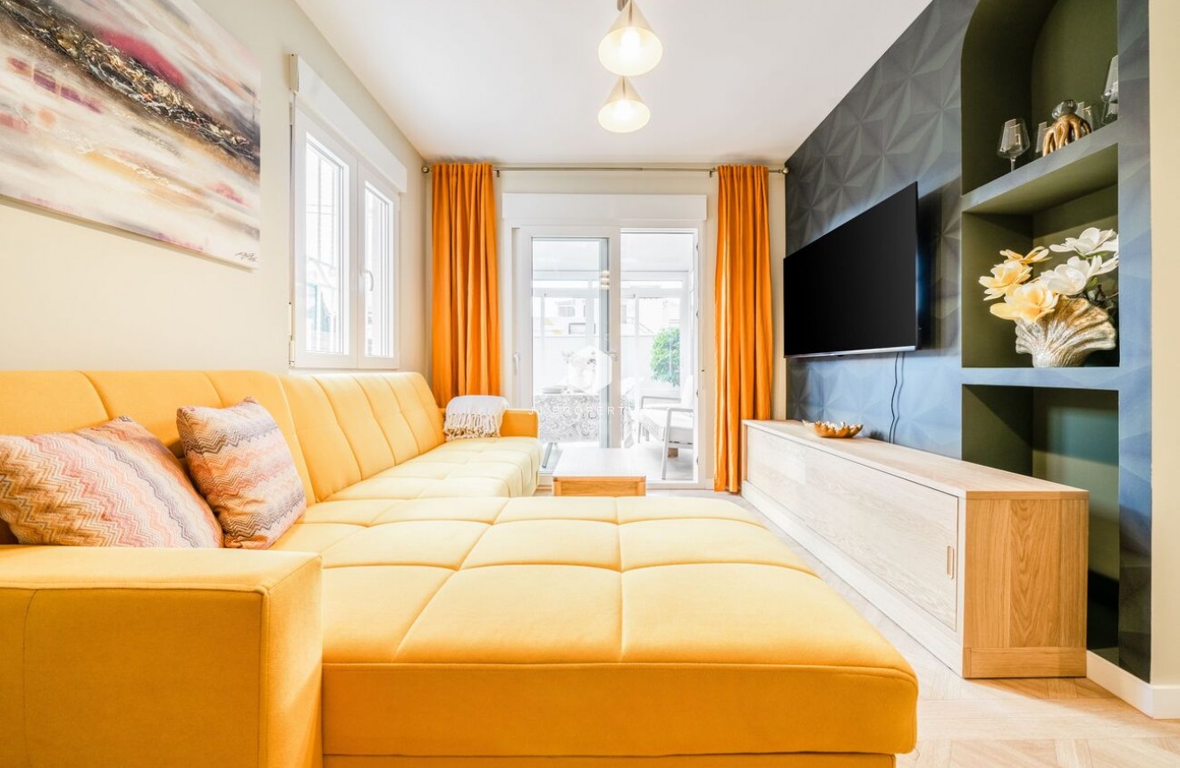 Tweedehands - duplex -
Torrevieja - Costa Blanca