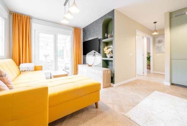 Tweedehands - duplex -
Torrevieja - Costa Blanca