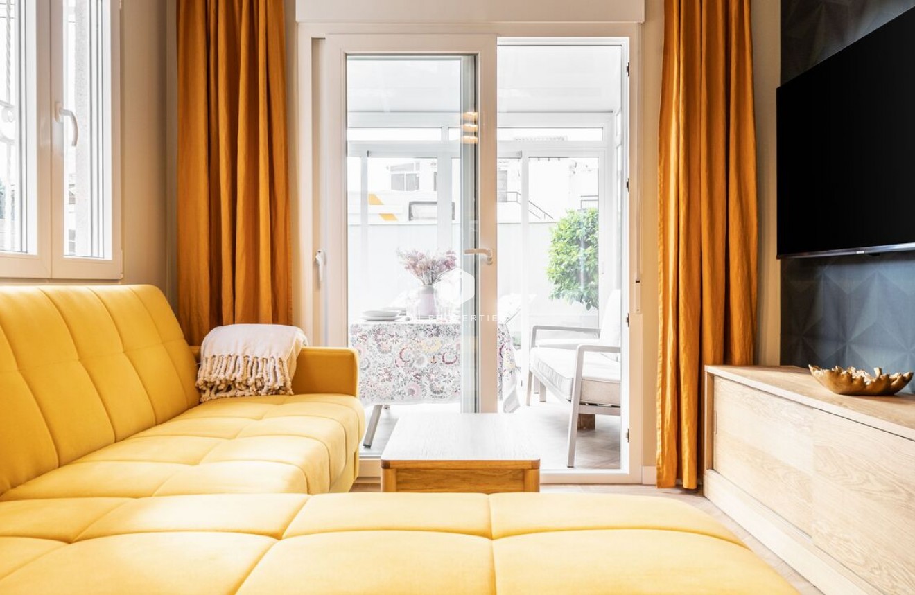 Tweedehands - duplex -
Torrevieja - Costa Blanca