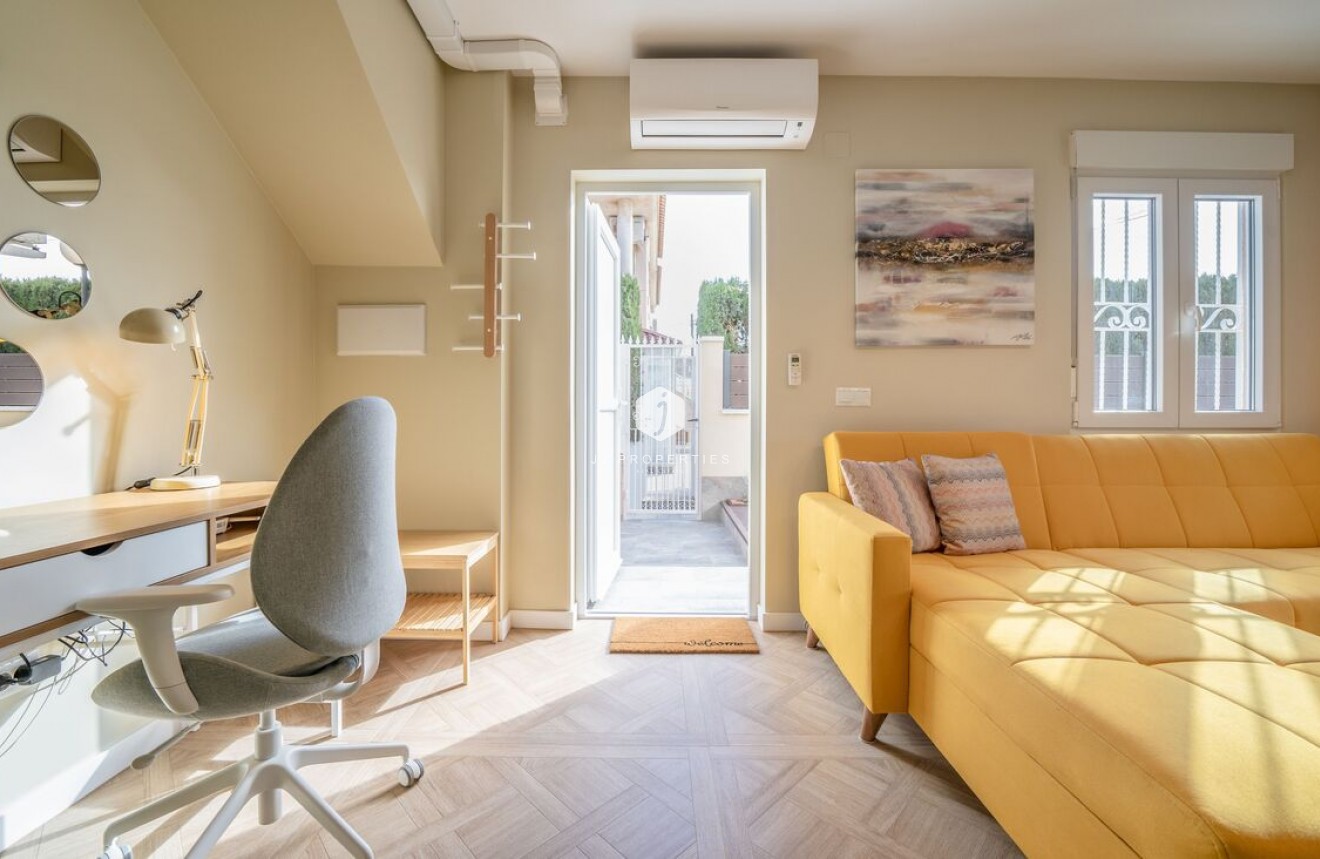 Tweedehands - duplex -
Torrevieja - Costa Blanca