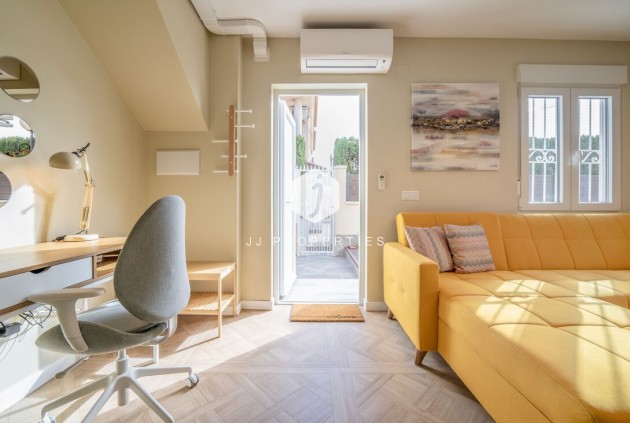 Tweedehands - duplex -
Torrevieja - Costa Blanca