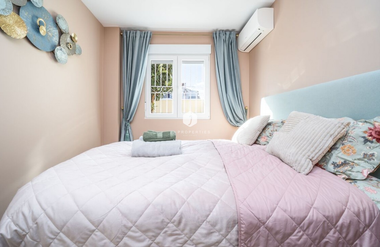 Tweedehands - duplex -
Torrevieja - Costa Blanca