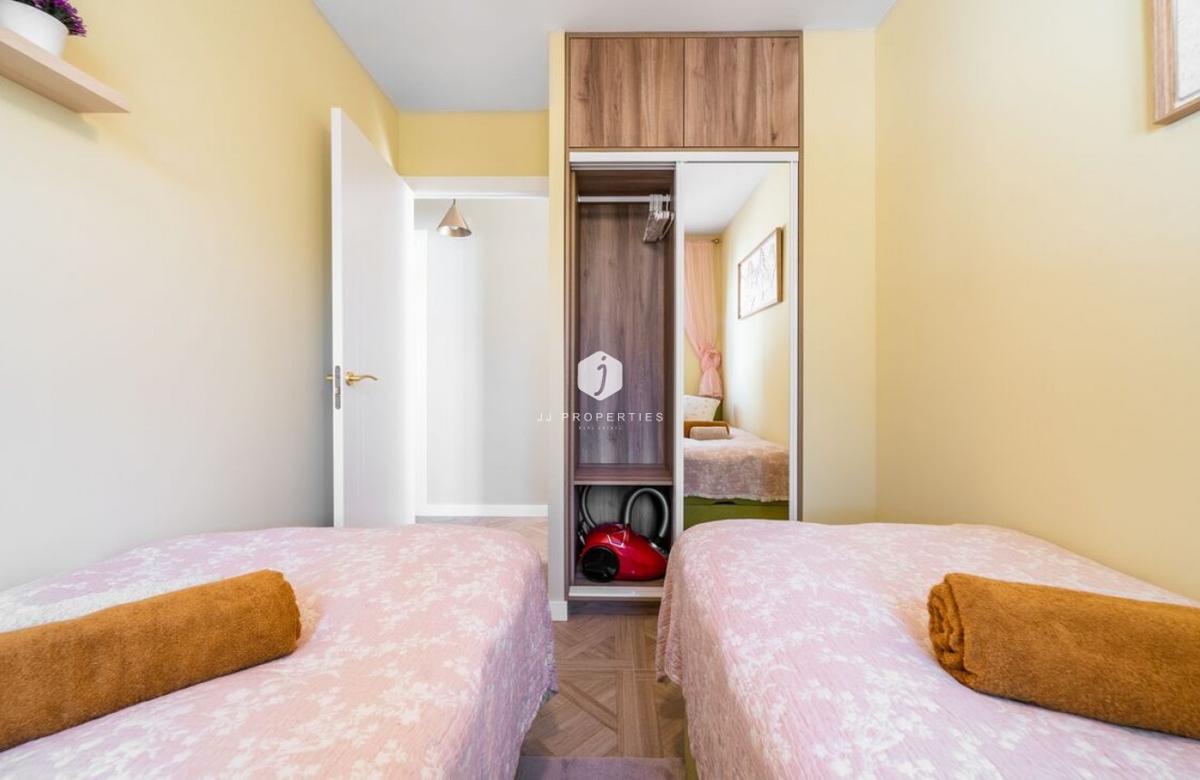 Tweedehands - duplex -
Torrevieja - Costa Blanca