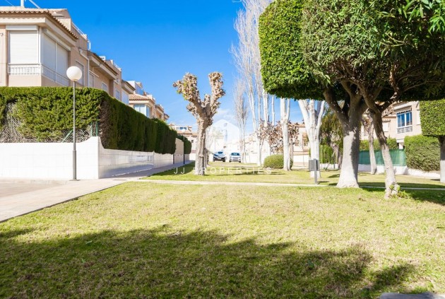 Tweedehands - duplex -
Torrevieja - Costa Blanca