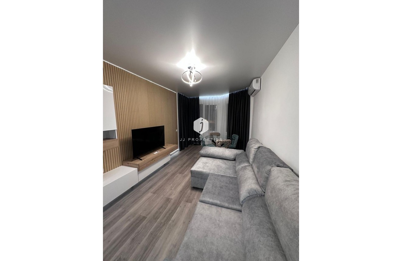 Tweedehands - Appartement / flat -
Torrevieja - Estacion de autobuses