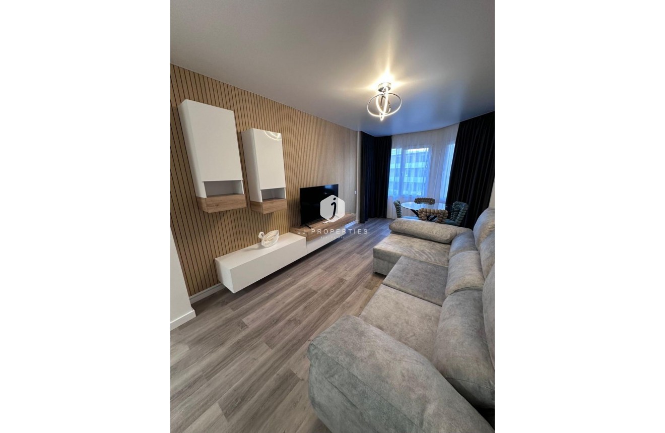 Tweedehands - Appartement / flat -
Torrevieja - Estacion de autobuses