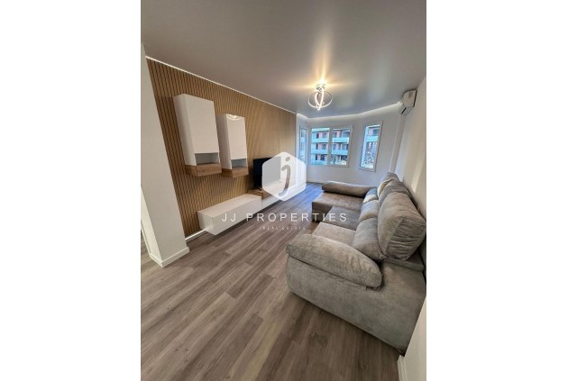 Tweedehands - Appartement / flat -
Torrevieja - Estacion de autobuses