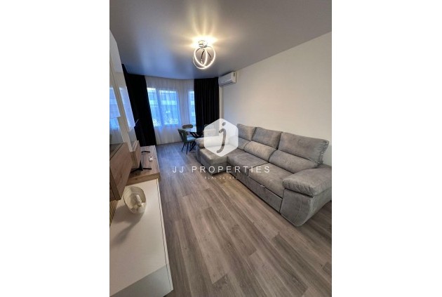 Tweedehands - Appartement / flat -
Torrevieja - Estacion de autobuses