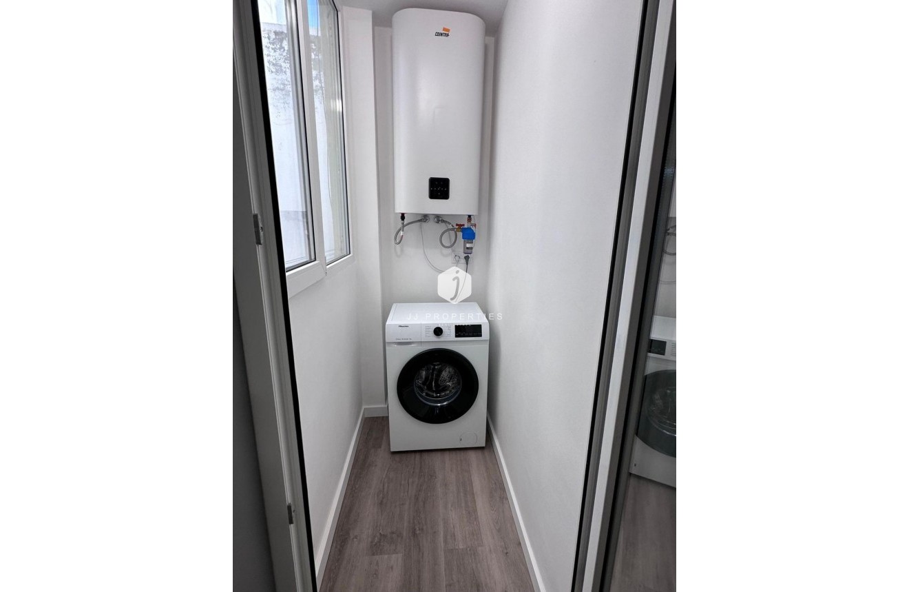 Tweedehands - Appartement / flat -
Torrevieja - Estacion de autobuses