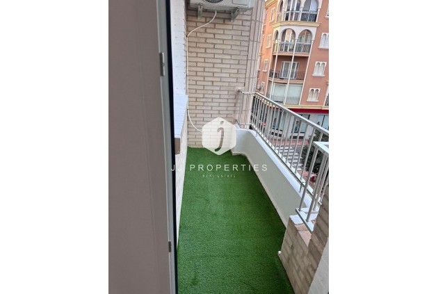 Tweedehands - Appartement / flat -
Torrevieja - Estacion de autobuses