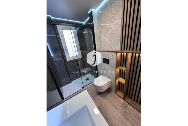 Tweedehands - Appartement / flat -
Torrevieja - Estacion de autobuses