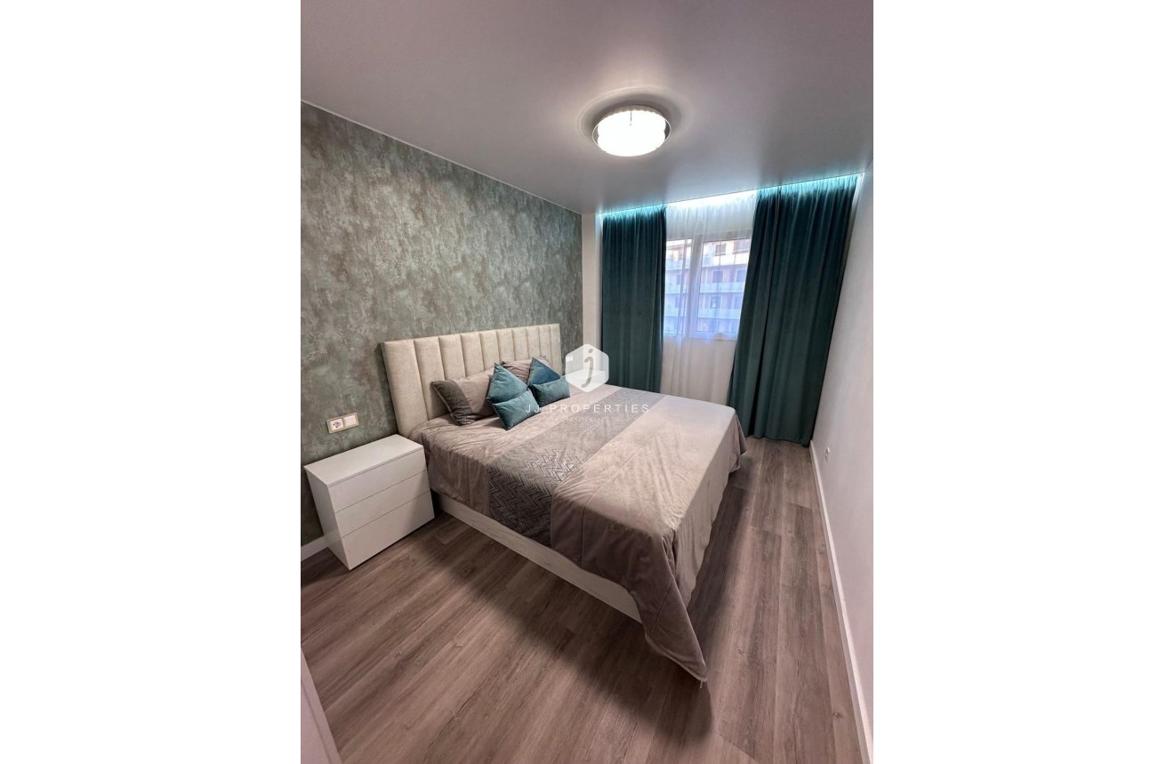 Tweedehands - Appartement / flat -
Torrevieja - Estacion de autobuses