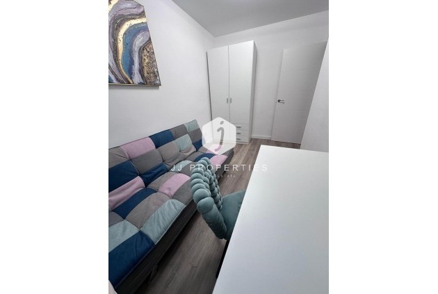 Tweedehands - Appartement / flat -
Torrevieja - Estacion de autobuses