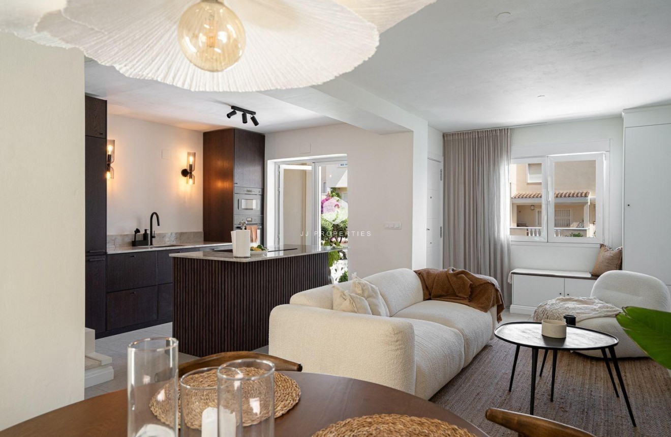 Tweedehands - Chalet -
Orihuela Costa - Los Almendros-la Florida