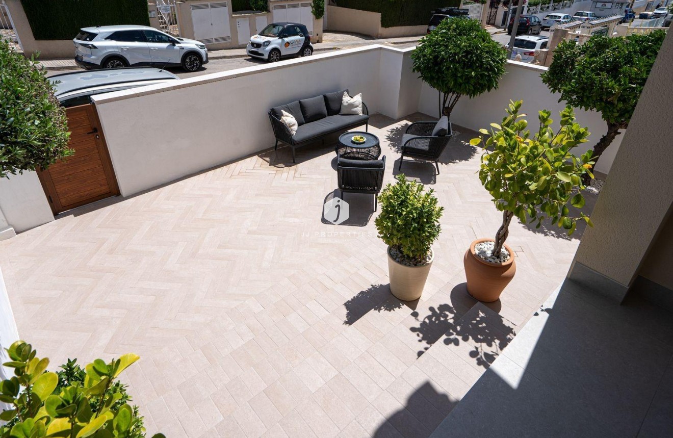 Tweedehands - Chalet -
Orihuela Costa - Los Almendros-la Florida