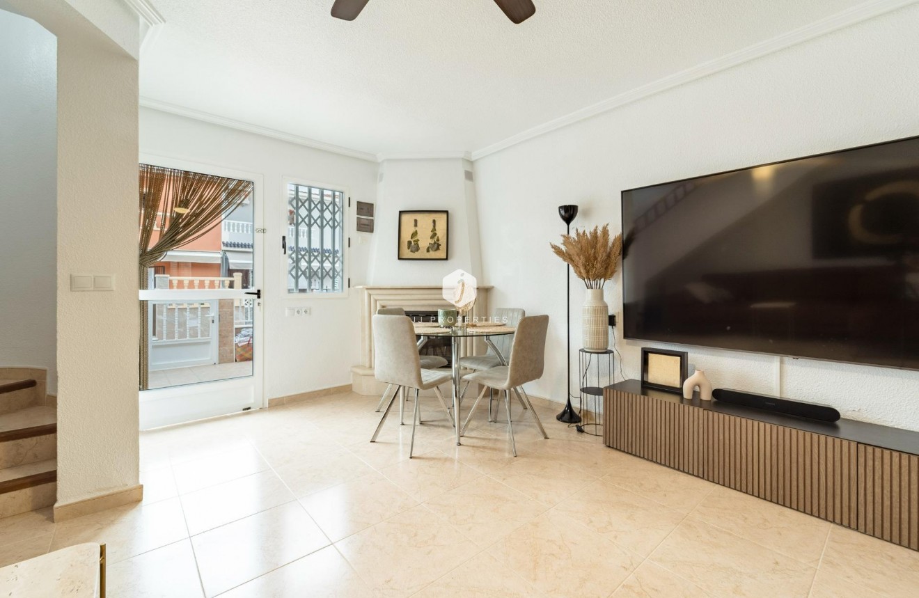 Tweedehands - duplex -
Torrevieja - Playa de los Naufragos