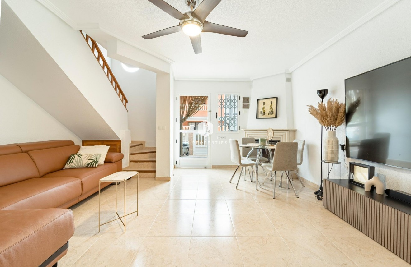 Tweedehands - duplex -
Torrevieja - Playa de los Naufragos