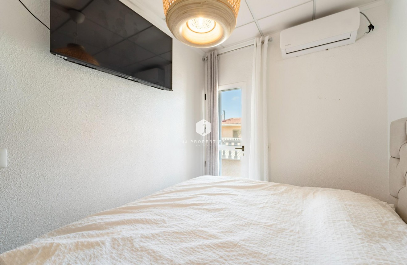 Tweedehands - duplex -
Torrevieja - Playa de los Naufragos