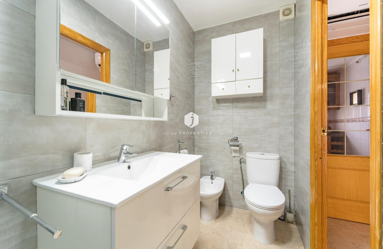 Tweedehands - duplex -
Torrevieja - Playa de los Naufragos