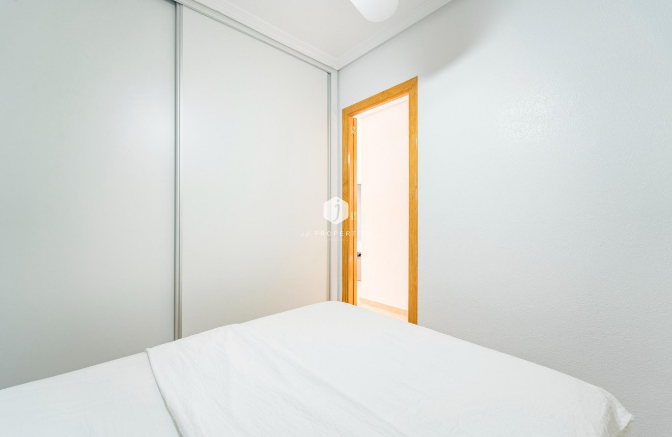 Tweedehands - duplex -
Torrevieja - Playa de los Naufragos