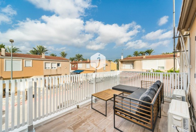 Tweedehands - duplex -
Torrevieja - Playa de los Naufragos