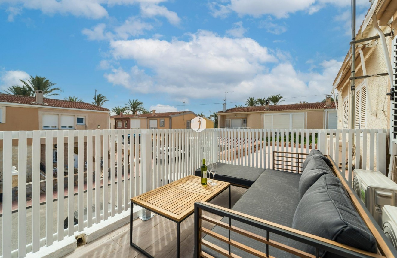 Tweedehands - duplex -
Torrevieja - Playa de los Naufragos