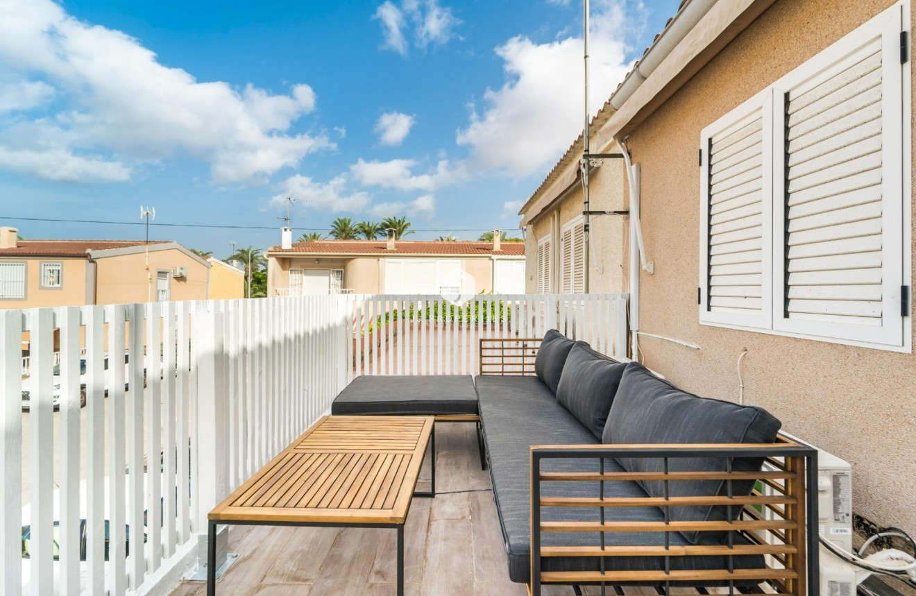 Tweedehands - duplex -
Torrevieja - Playa de los Naufragos