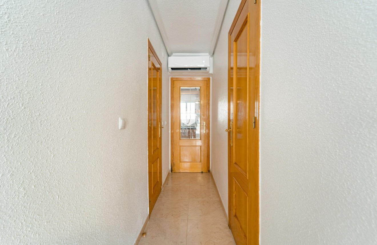 Tweedehands - duplex -
Torrevieja - Playa de los Naufragos
