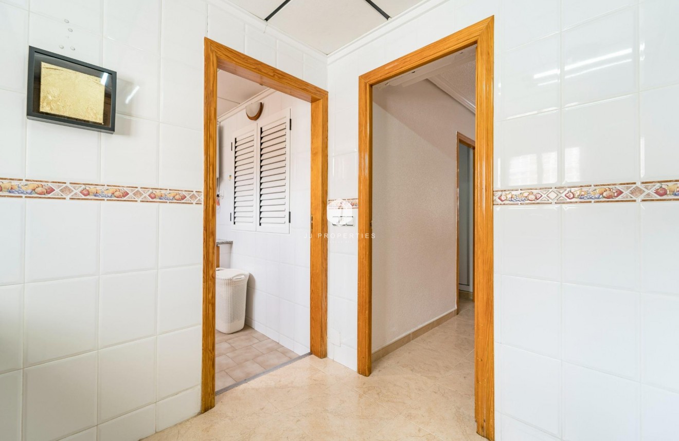 Tweedehands - duplex -
Torrevieja - Playa de los Naufragos